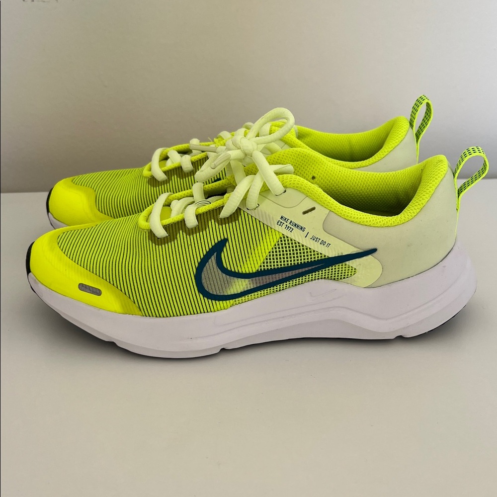 Nike Kids Neon Yellow and Navy Sneakers